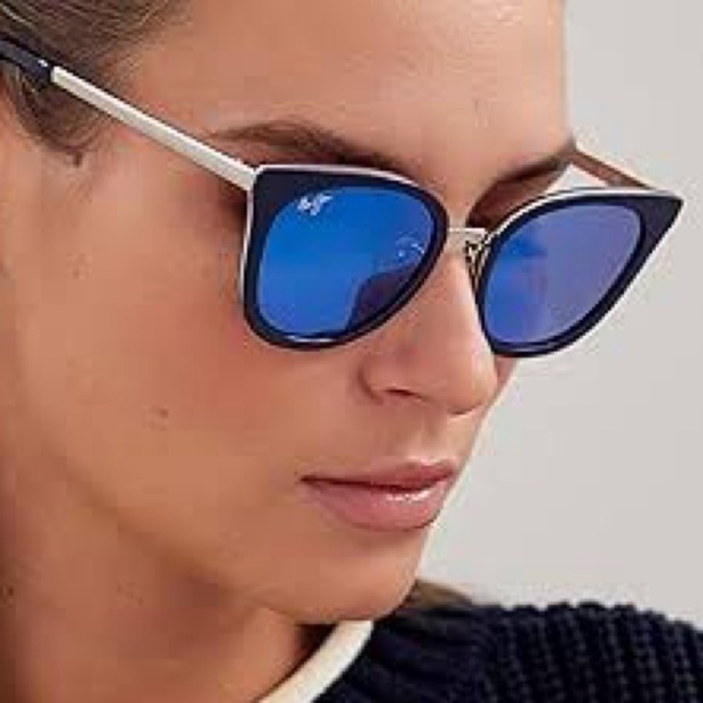 Maui Jim Polarized Wood Rose in Navy with Blue Hawaii Glass Lenses